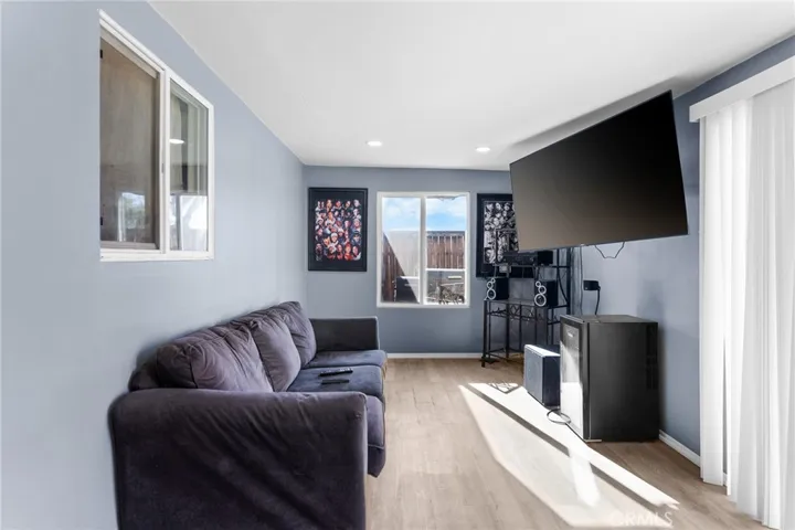 bonus room/den/office