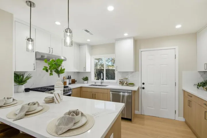 1150 Kiely Boulevard, Santa Clara, California 95051