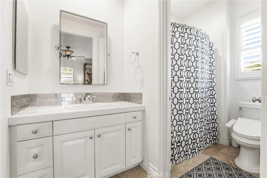 4th Bedroom Suite's bathroom