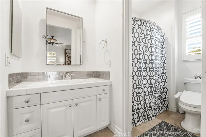 4th Bedroom Suite's bathroom