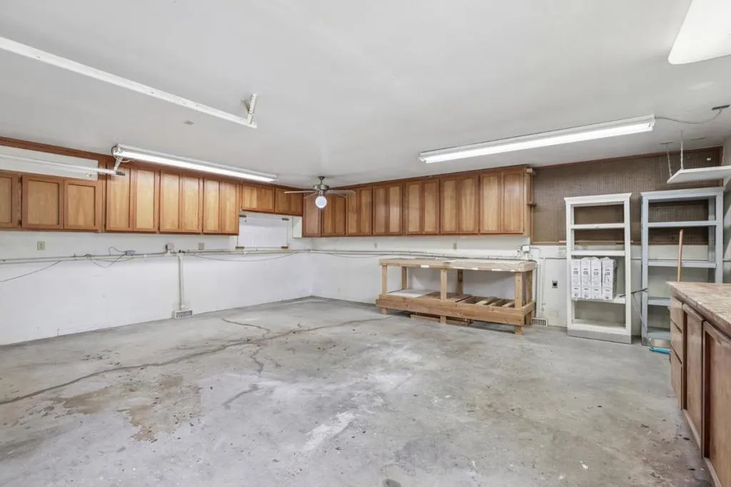 Workshop/separate structure