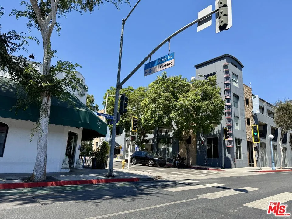 Santa Monica & Kings Corner