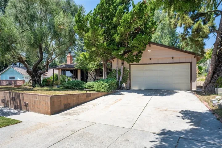 10609 Jimenez Street, Sylmar, California 91342