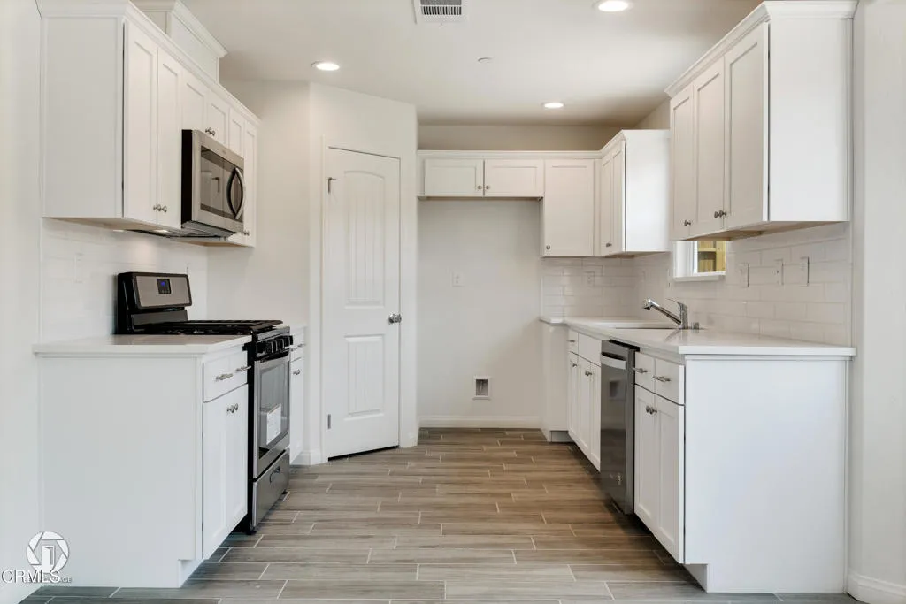 015-3809BalvicarDrive-Bakersfield-CA-933