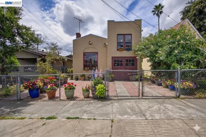 Virtually Staged front house