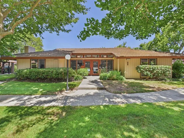 215 Red Oak Drive G, Sunnyvale, California 94086