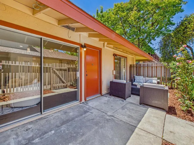 215 Red Oak Drive G, Sunnyvale, California 94086