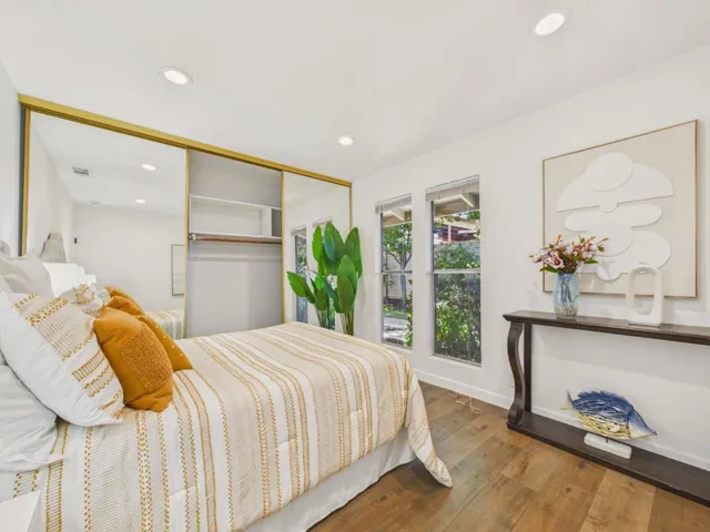 215 Red Oak Drive G, Sunnyvale, California 94086