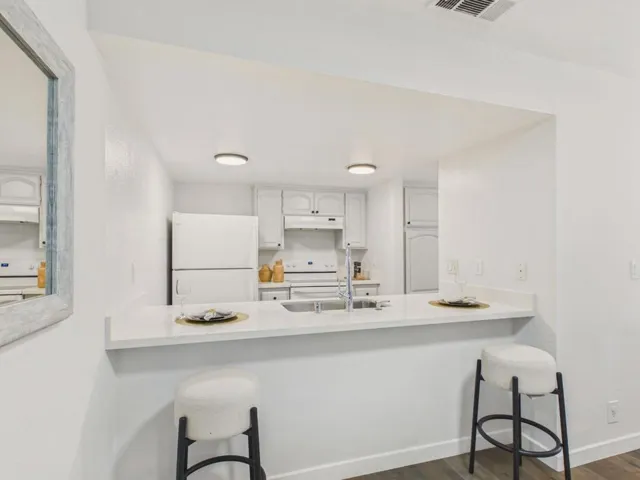 215 Red Oak Drive G, Sunnyvale, California 94086