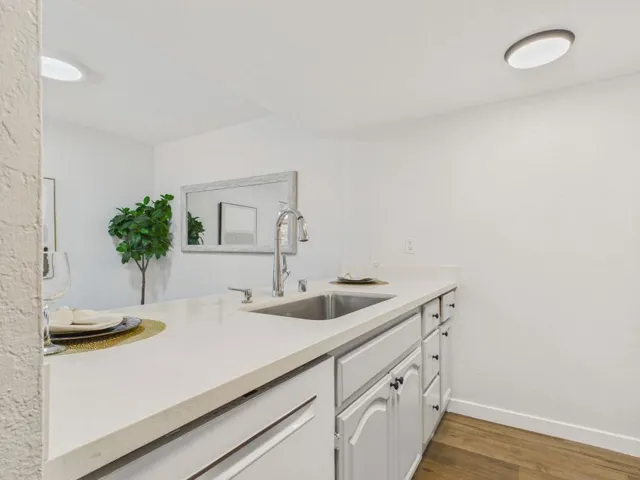215 Red Oak Drive G, Sunnyvale, California 94086