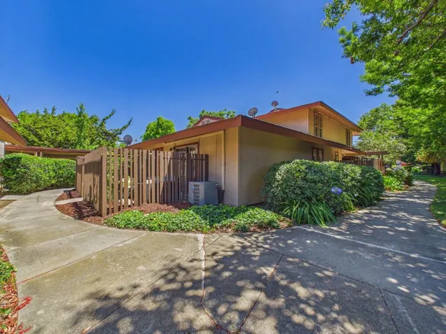 215 Red Oak Drive G, Sunnyvale, California 94086