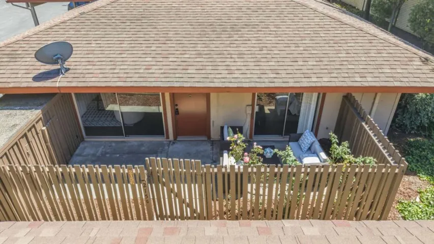 215 Red Oak Drive G, Sunnyvale, California 94086