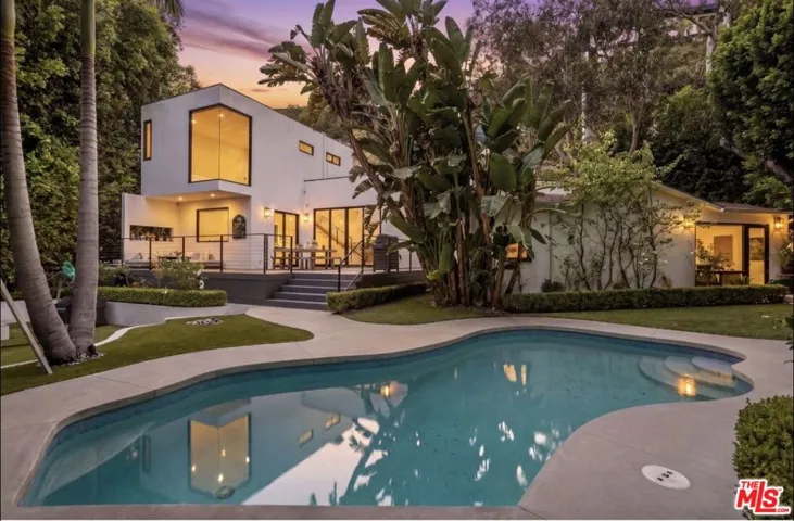 8516 Franklin Avenue, Los Angeles, California 90069