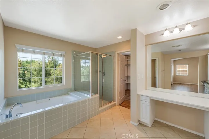 45339 Tiburcio Temecula CA 92592 - Primary Ensuite Bathroom