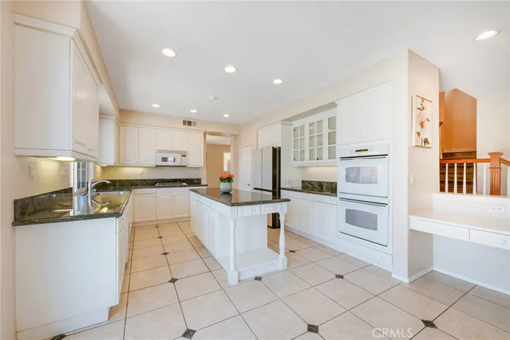 45339 Tiburcio Temecula CA 92592 - Kitchen