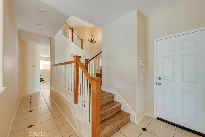 45339 Tiburcio Temecula CA 92592 Staircase