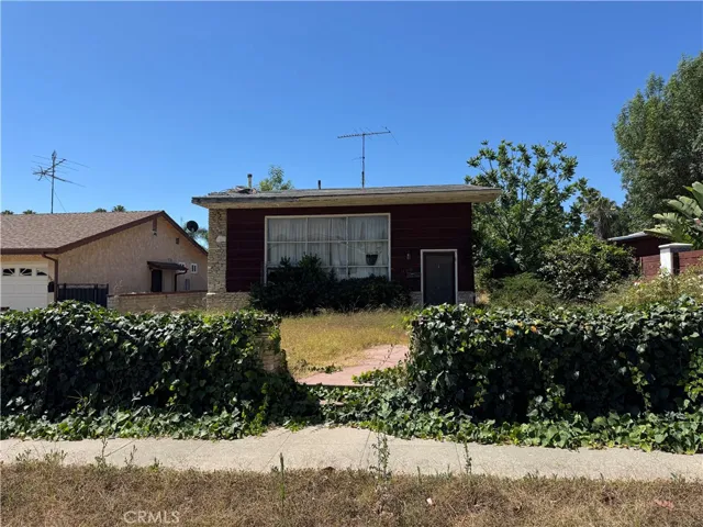 17316 Los Alimos, Granada Hills, California 91344