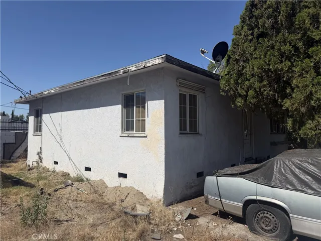 7543 Vineland, Sun Valley, California 91352