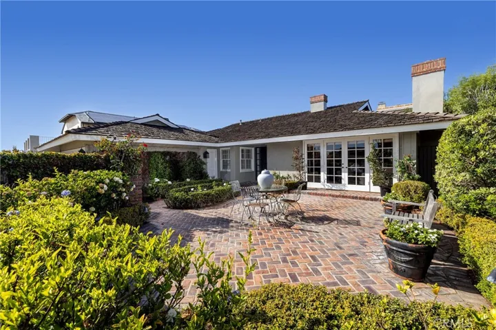 877 Sandcastle Drive, Corona Del Mar, California 92625