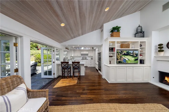 877 Sandcastle Drive, Corona Del Mar, California 92625