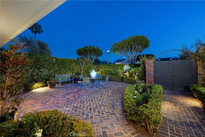 877 Sandcastle Drive, Corona Del Mar, California 92625