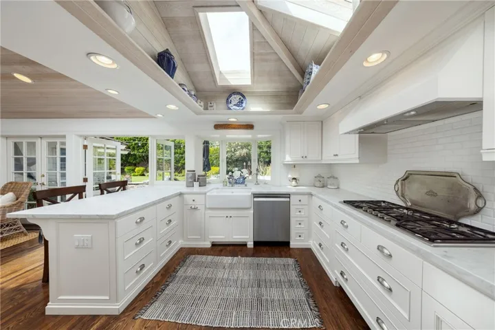 877 Sandcastle Drive, Corona Del Mar, California 92625