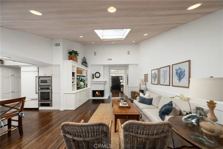 877 Sandcastle Drive, Corona Del Mar, California 92625