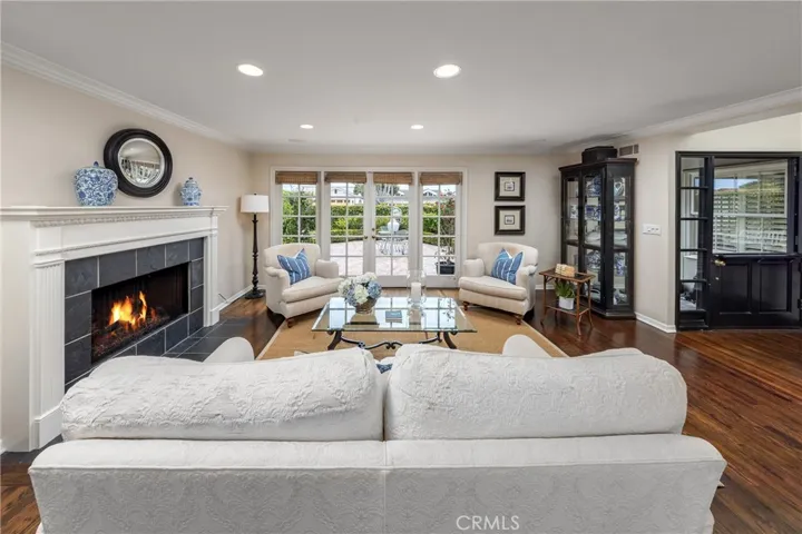 877 Sandcastle Drive, Corona Del Mar, California 92625