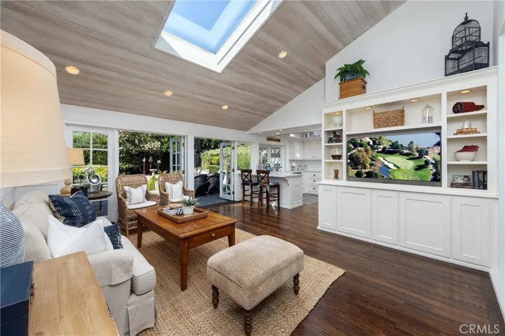 877 Sandcastle Drive, Corona Del Mar, California 92625