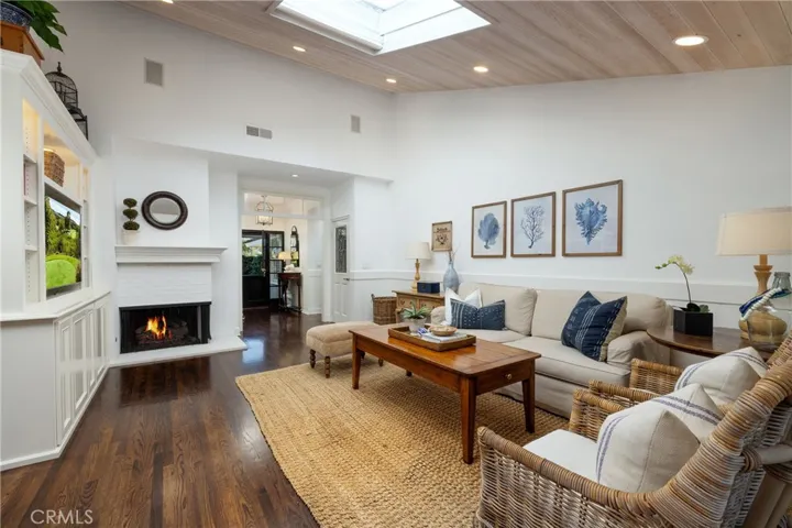 877 Sandcastle Drive, Corona Del Mar, California 92625