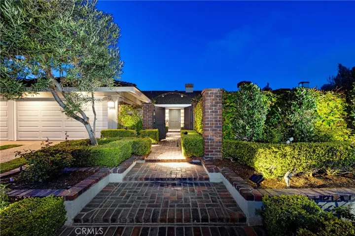 877 Sandcastle Drive, Corona Del Mar, California 92625
