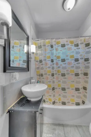 Bathroom - Unit 1031
