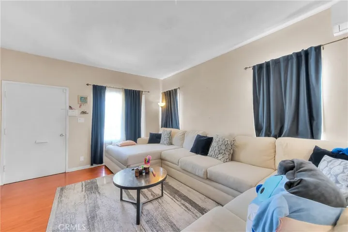 Living Room - Unit 1033