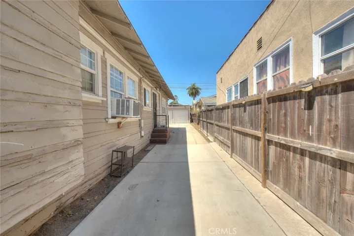1031 W. 61st St., Los Angeles, California 90044