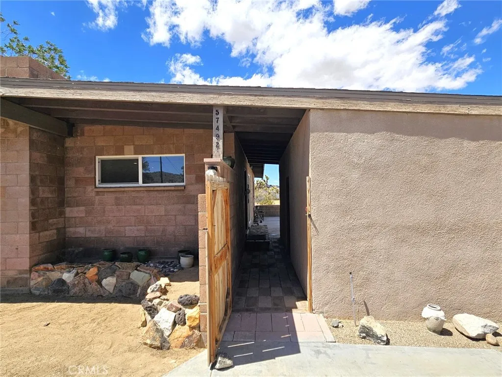 57492 Onaga, Yucca Valley, California 92284 — photo 4