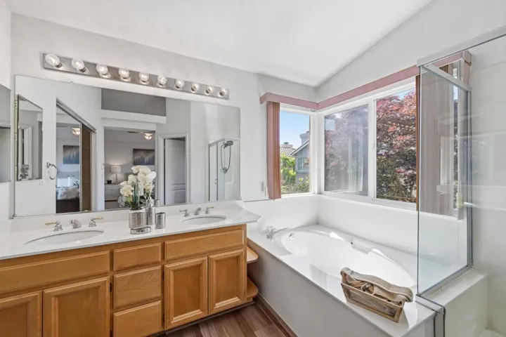 17 Miranda Court, Alameda, California 94502