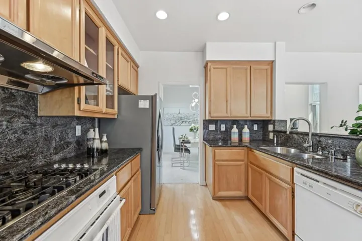 17 Miranda Court, Alameda, California 94502
