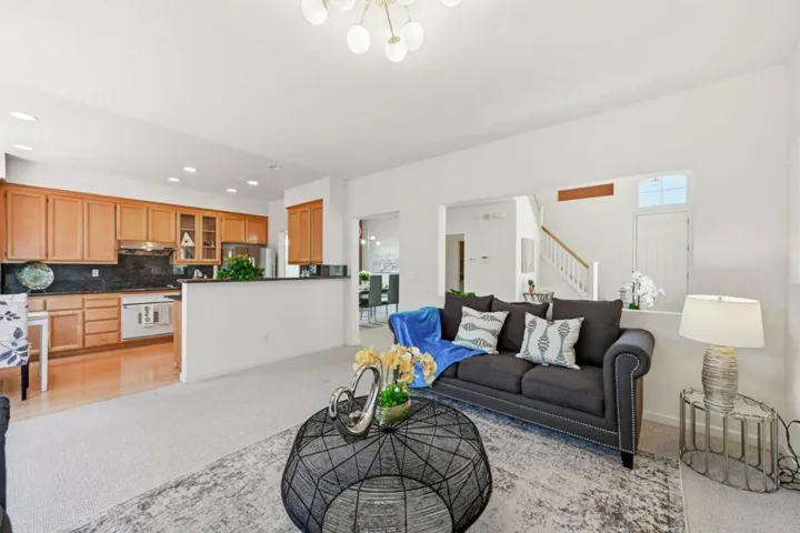 17 Miranda Court, Alameda, California 94502