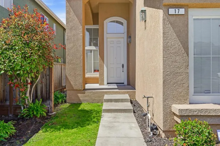 17 Miranda Court, Alameda, California 94502