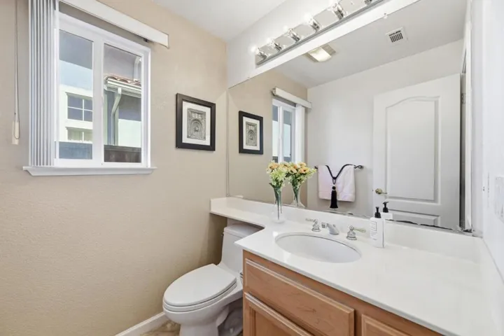17 Miranda Court, Alameda, California 94502