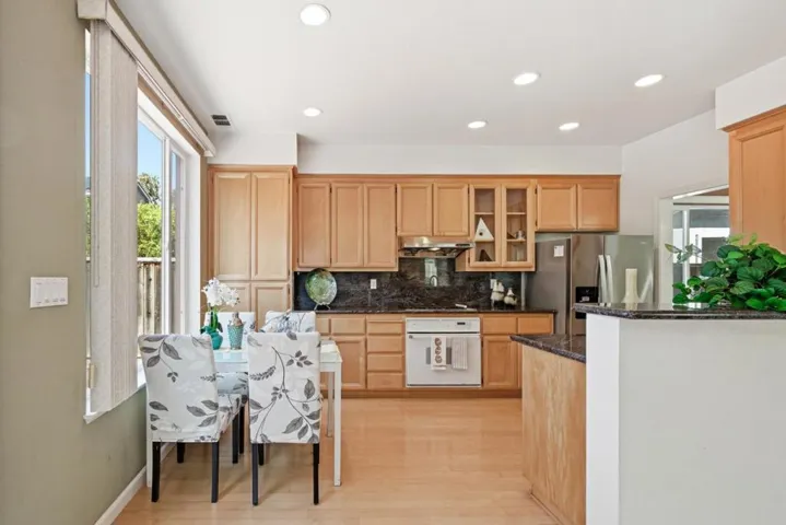 17 Miranda Court, Alameda, California 94502
