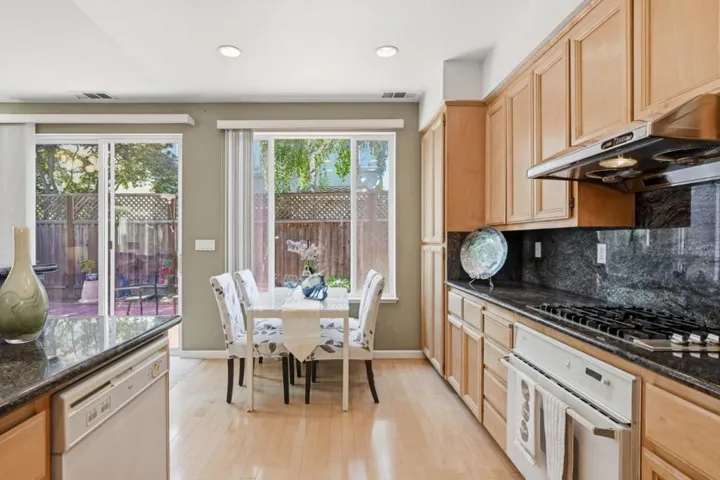17 Miranda Court, Alameda, California 94502