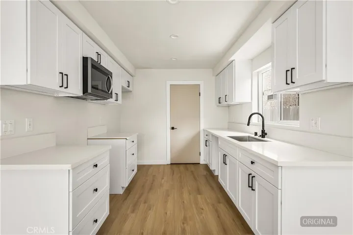 730 Grape Circle, Compton, California 90220