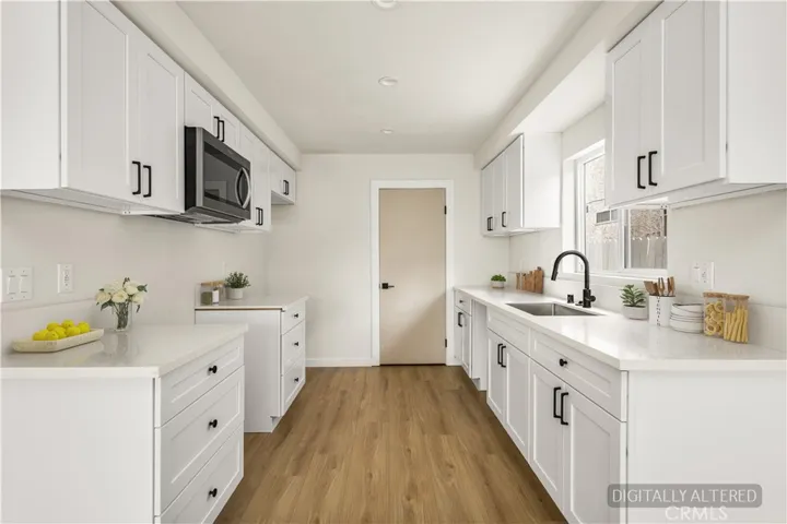 730 Grape Circle, Compton, California 90220