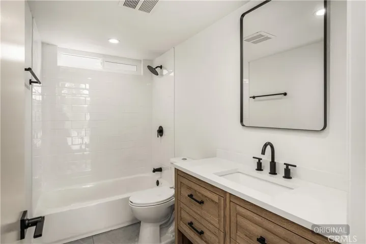 730 Grape Circle, Compton, California 90220