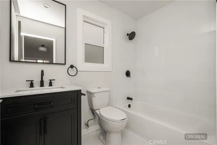 730 Grape Circle, Compton, California 90220