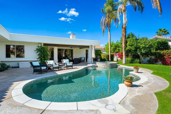great pool area