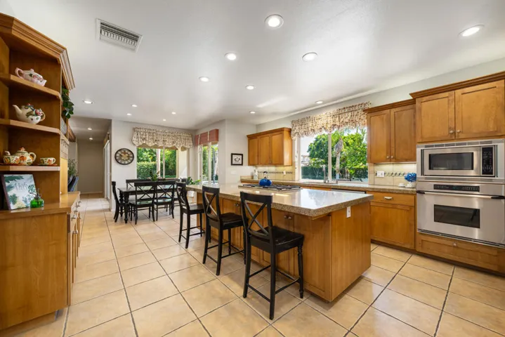 Breakfast bar