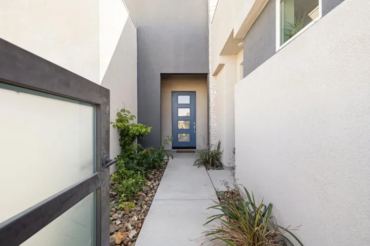 44-web-or-mls-8M4A4672