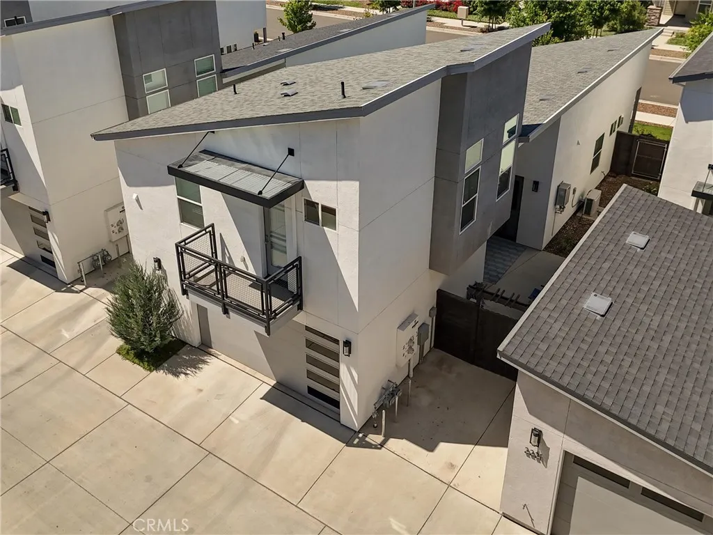 Garage for Main House + Private ADU 1br/1ba